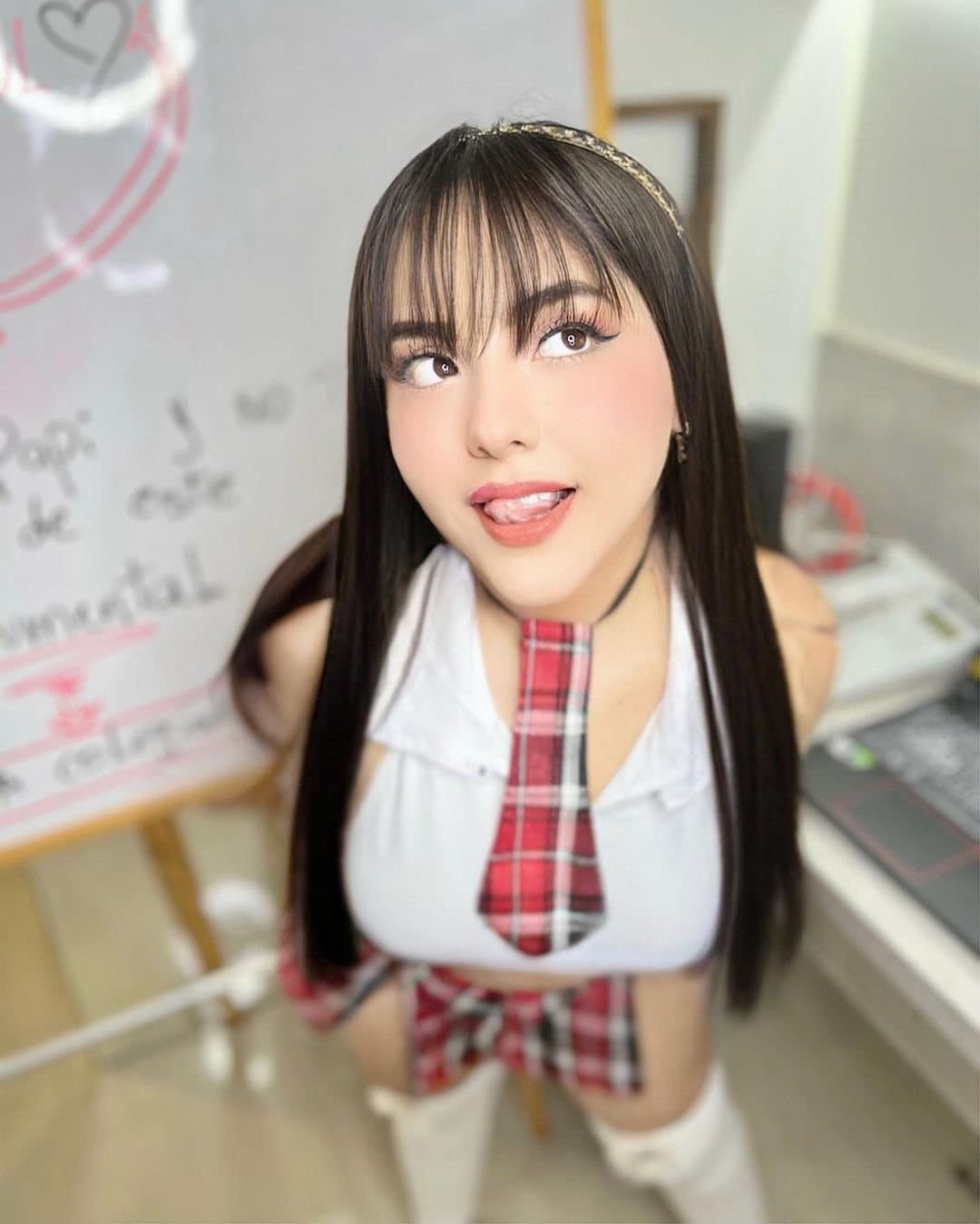 Angie Brand Novinha Deliciosa