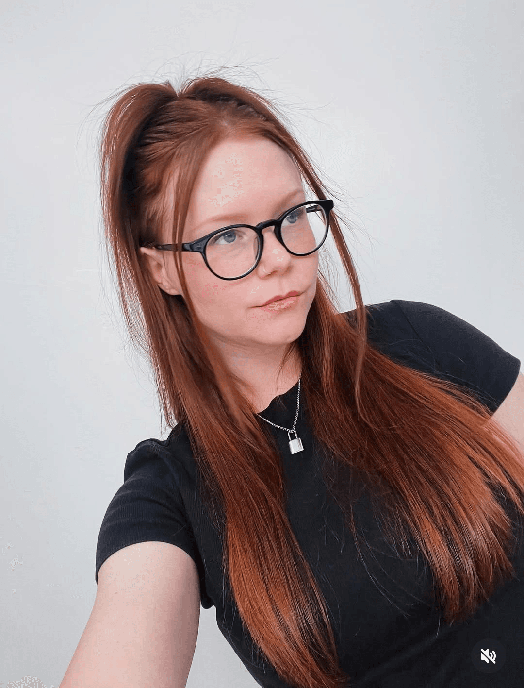 Sexy Milf Youtube Nerd "Possessed by Horror" would be so much fun to degrade and humiliate.