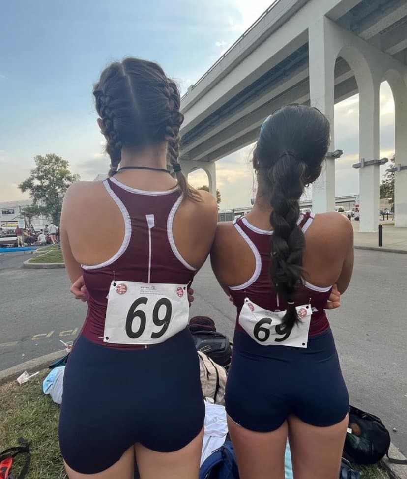 teen bops teasing with braids and ass