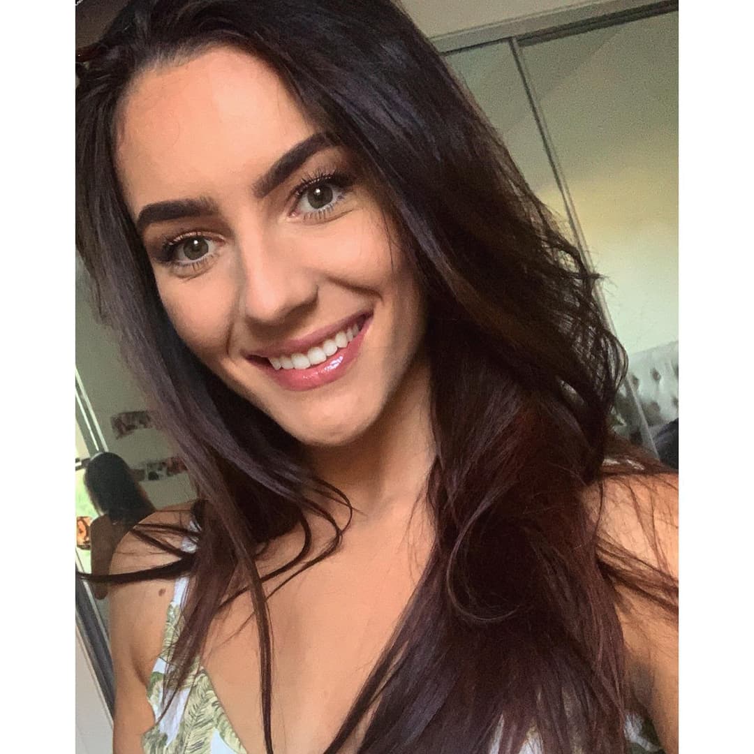 Click to view full size Mount and Fuck Hot Teen Hannah Daly Until You Cum Inside Her