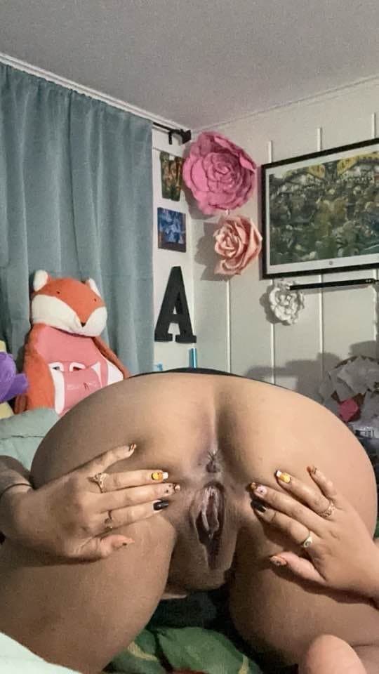 Melody starts to becomes a webslut