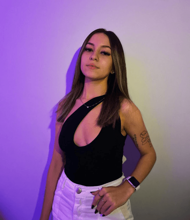 Aline, 18 | Shy teen debuts as a slut