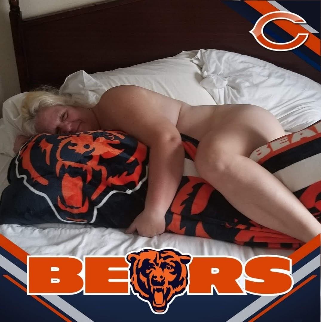 Nude female Bears fan