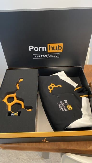 O  wow i find my old hub porn reward jacket from 2020 been looking for it found it in my closet smh