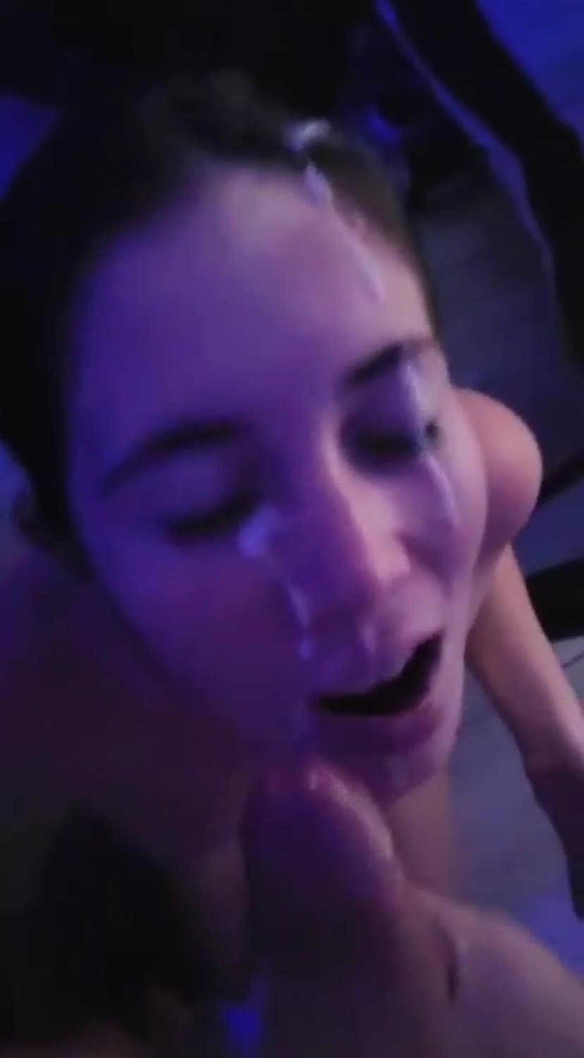 Clara Preisz, escort peteando y recibiendo lechita