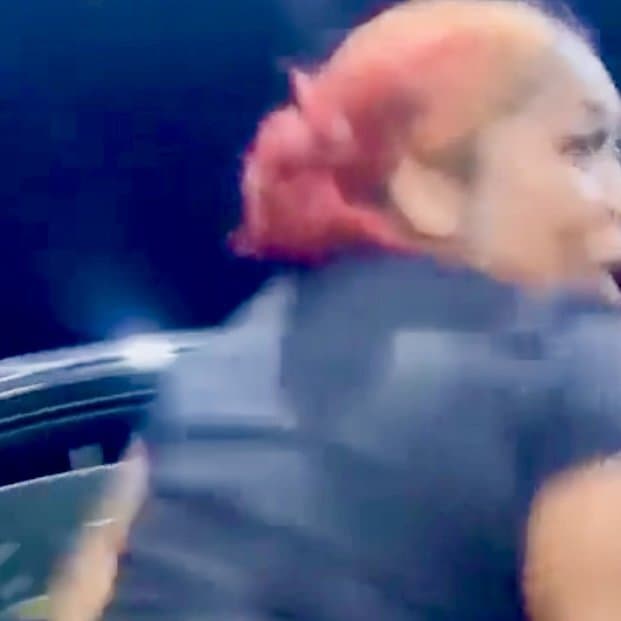 Ratchet Ghetto Hoe Caught By Her Nephew’s Friends Naked In Public