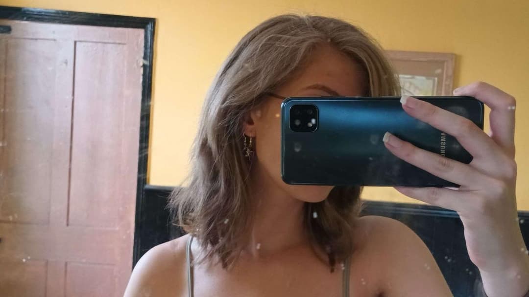 Cutie Kendra showing off a bit