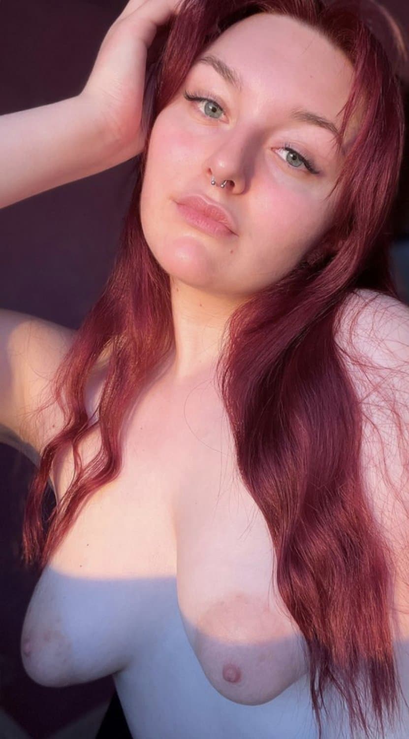 Torpedo Titties ????? ???ⓝ⒠, Fucks & Sucks A Little Guy