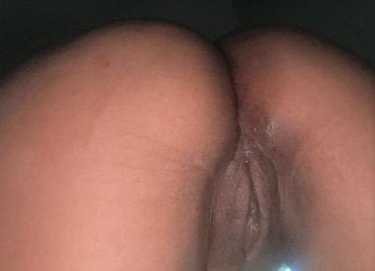 Big booty fat pussy pretty face LIGHTSKIN EBONY SISTER REAL CAMERA ROLL