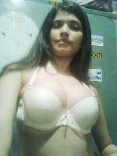 Click to view full size Hot Desi Indian Whore Selfie Leaks