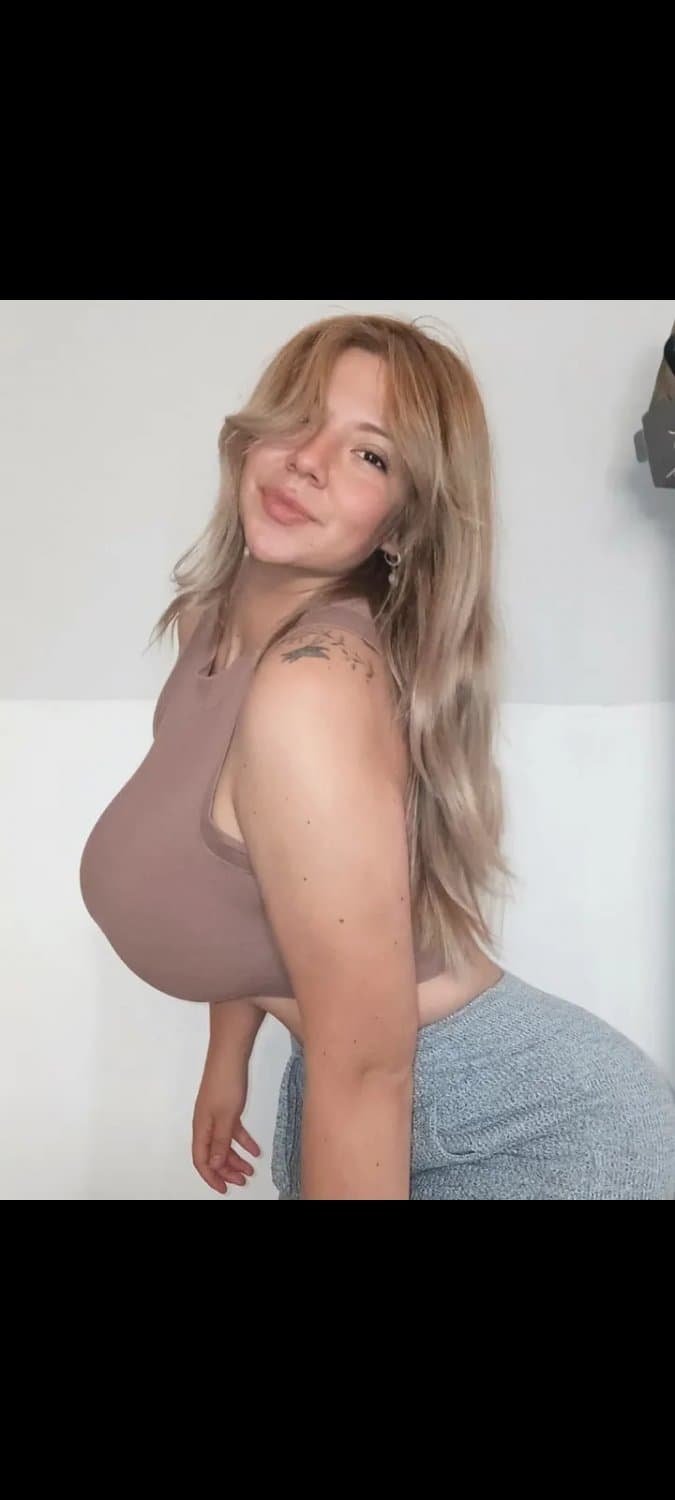 Hermosa milf hincha de River parte 1