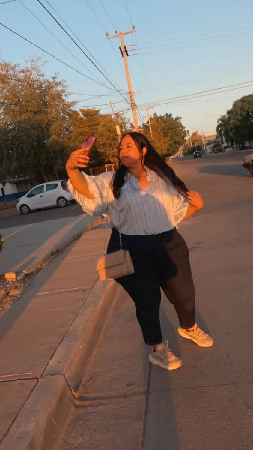 PEAR SHAPE THICK CURVY LATINA SSBBW BIG BOOTY ASS