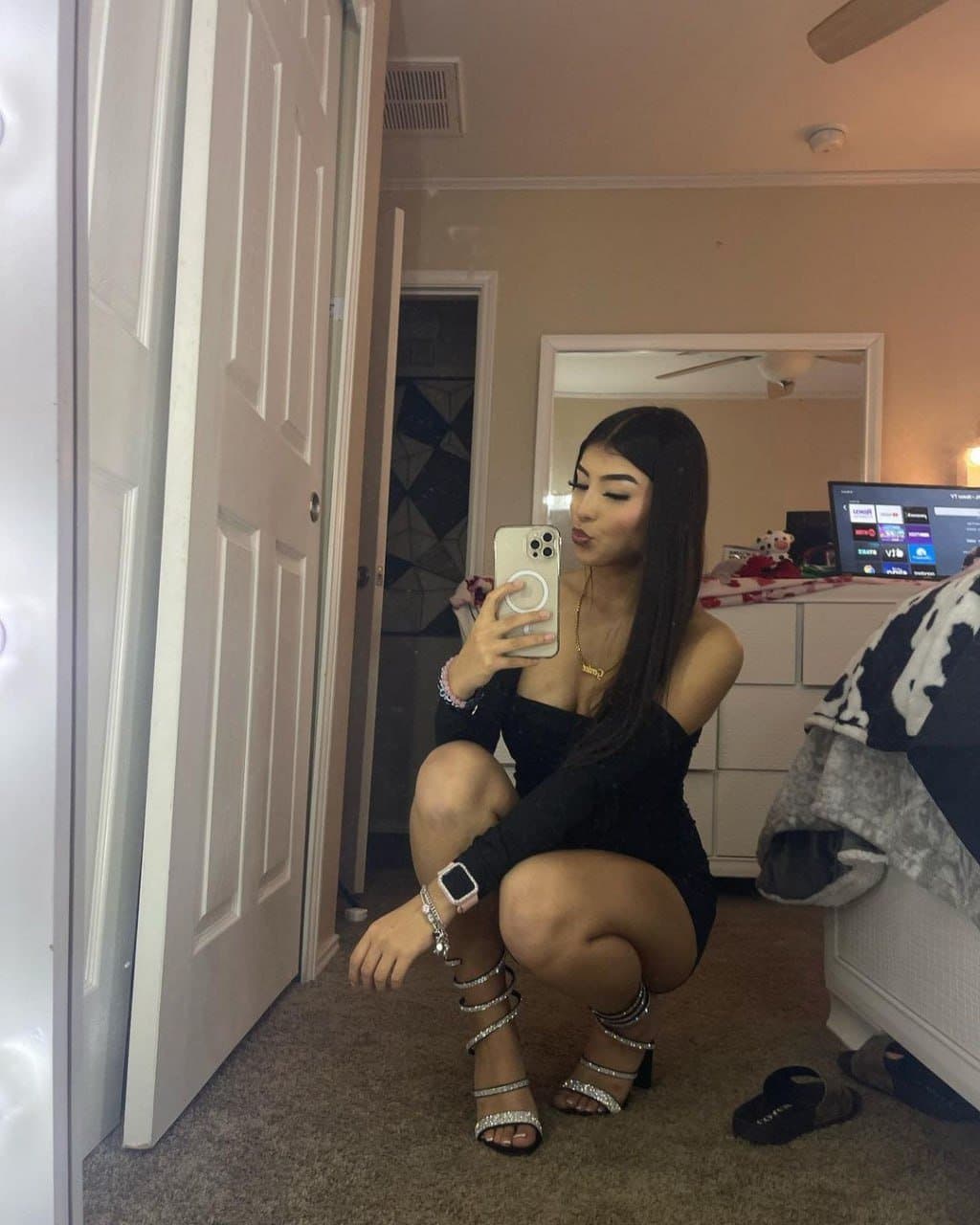 Click to view full size Beautiful Teen Latina Mexican Slut Gets Creamed In by Sneakylink