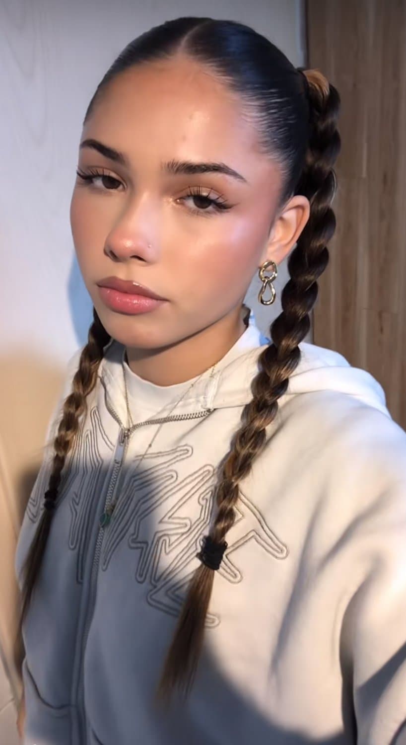 Click to view full size Sexy German 19yo slut