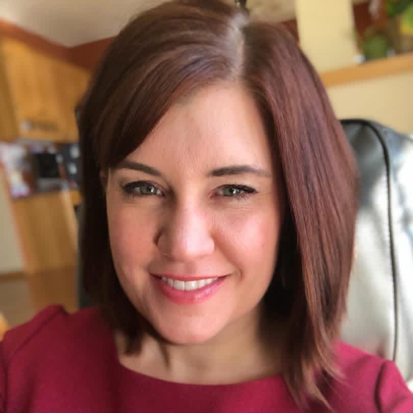 “Wholesome” ladies Kelly & Breanna showing some skin on stage