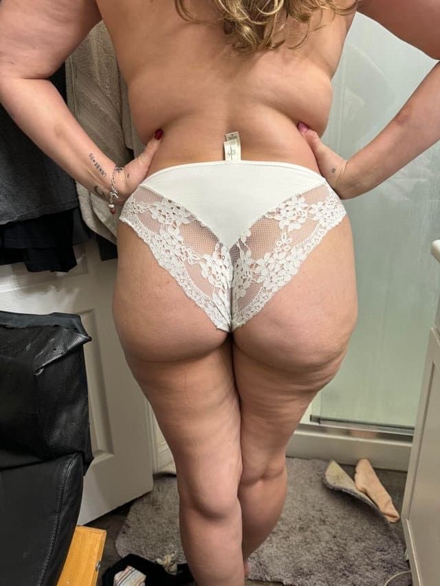 Fat Tits & Giant Ass On Curvy Slut Wife