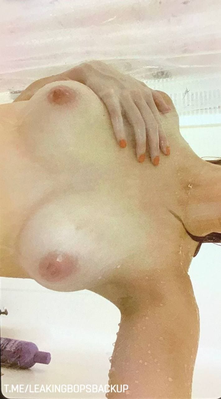 Sexy Asian Teen’s Leaked Hardcore Clip with Boobs Jiggling