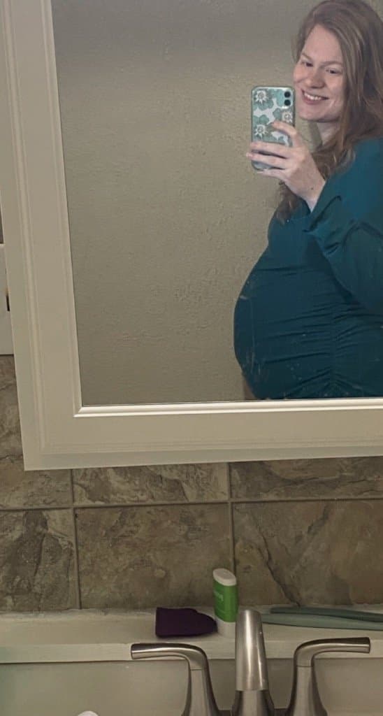 100% real super hot milf mom moaning sucking dick , took from her phone