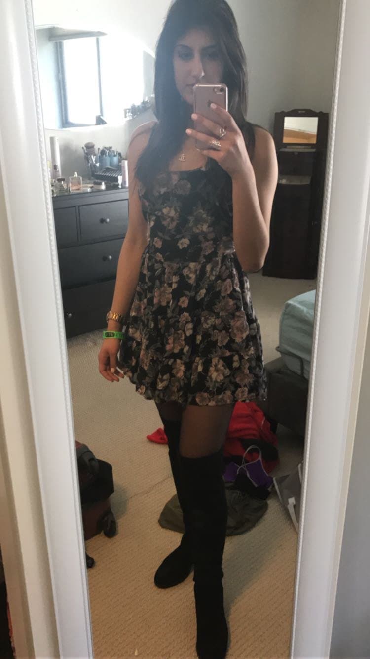 Horny Virginia Indian lawyer Anjali V playing with herself using toys and brush