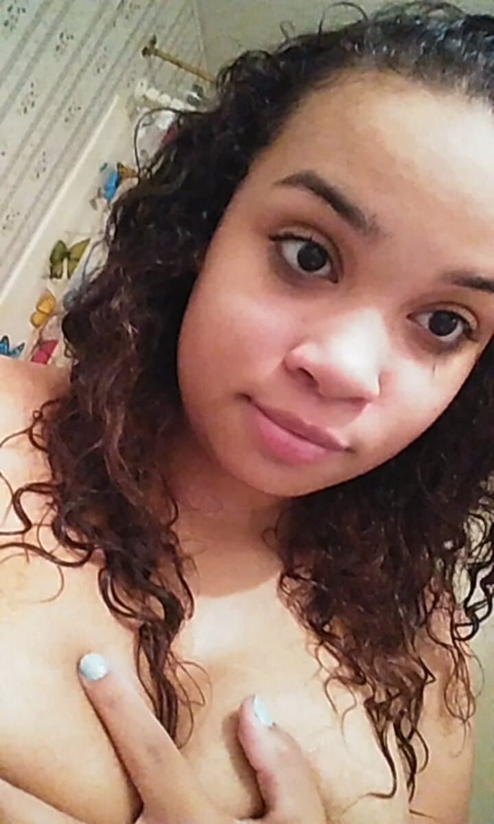 Leaked Ebony Whore Girlfriend Loves Sucking BWC like a Webslut Whore