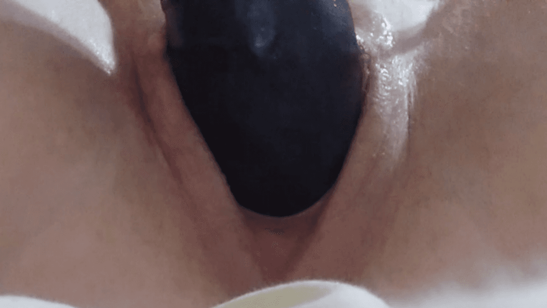 Sexy MILF PAWG pretty pussy vs inflatable BBC dildo