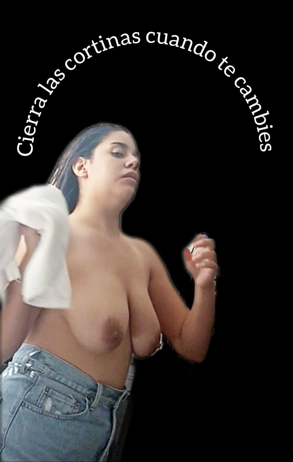 Putita tetona cambiándose espiada , spying on a big titted slut changing clothes