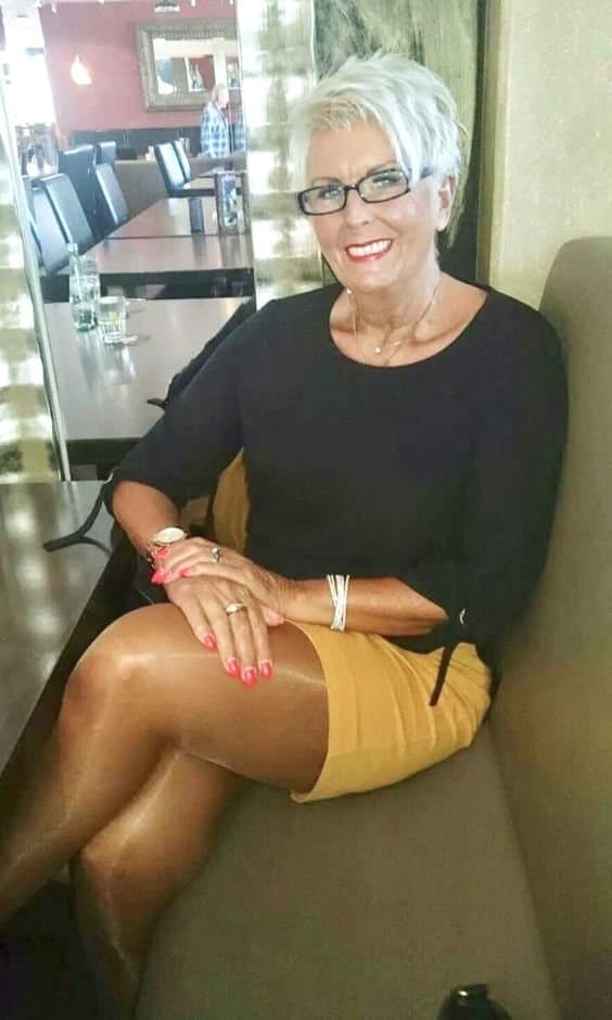 Click to view full size Blonde, Short hair