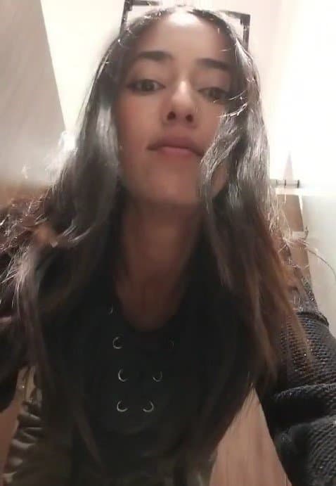 Pee Public Toilet and Pussy Flash