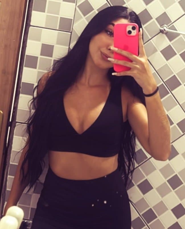 Isabely leal, putinha carioca. Pra você que trabalha o dia inteiro humilha essa piranha pra aliviar