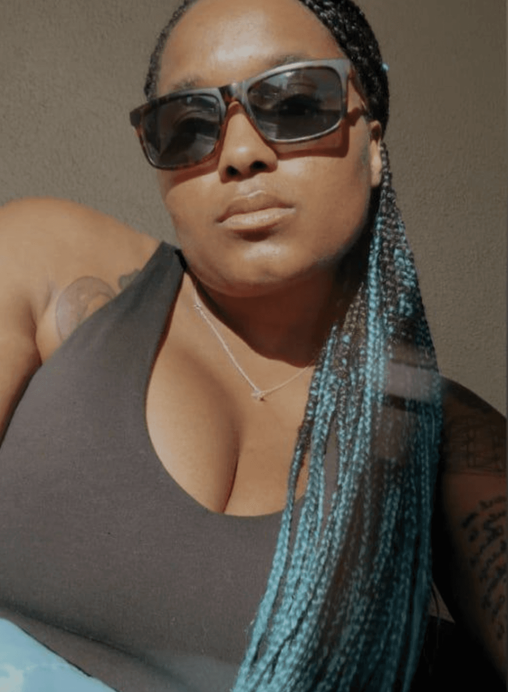 Musician from Los Angeles - rimming, blowing, and riding!