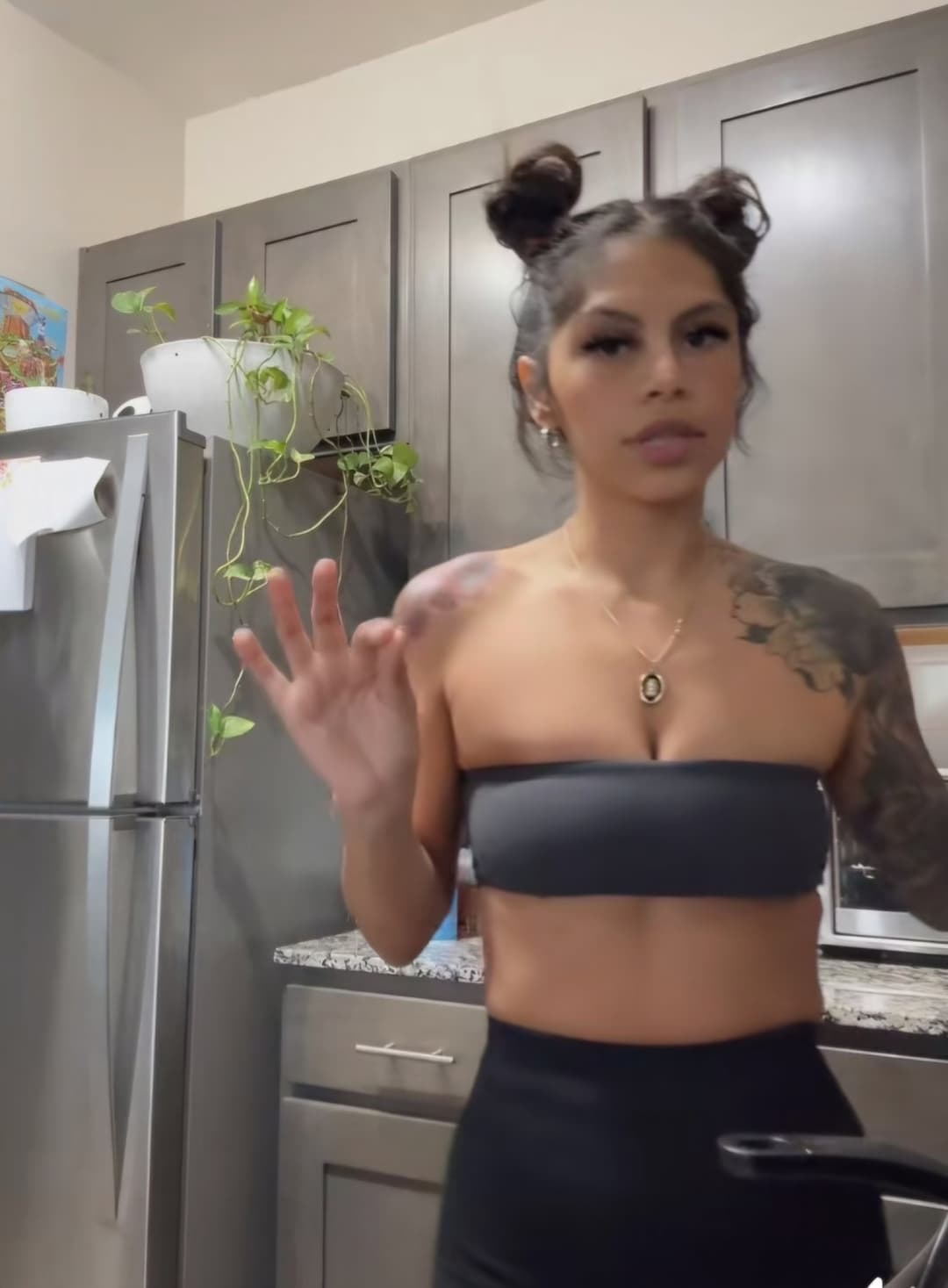 Sexy, Feet, milf, moose knuckle, feet, Latina.