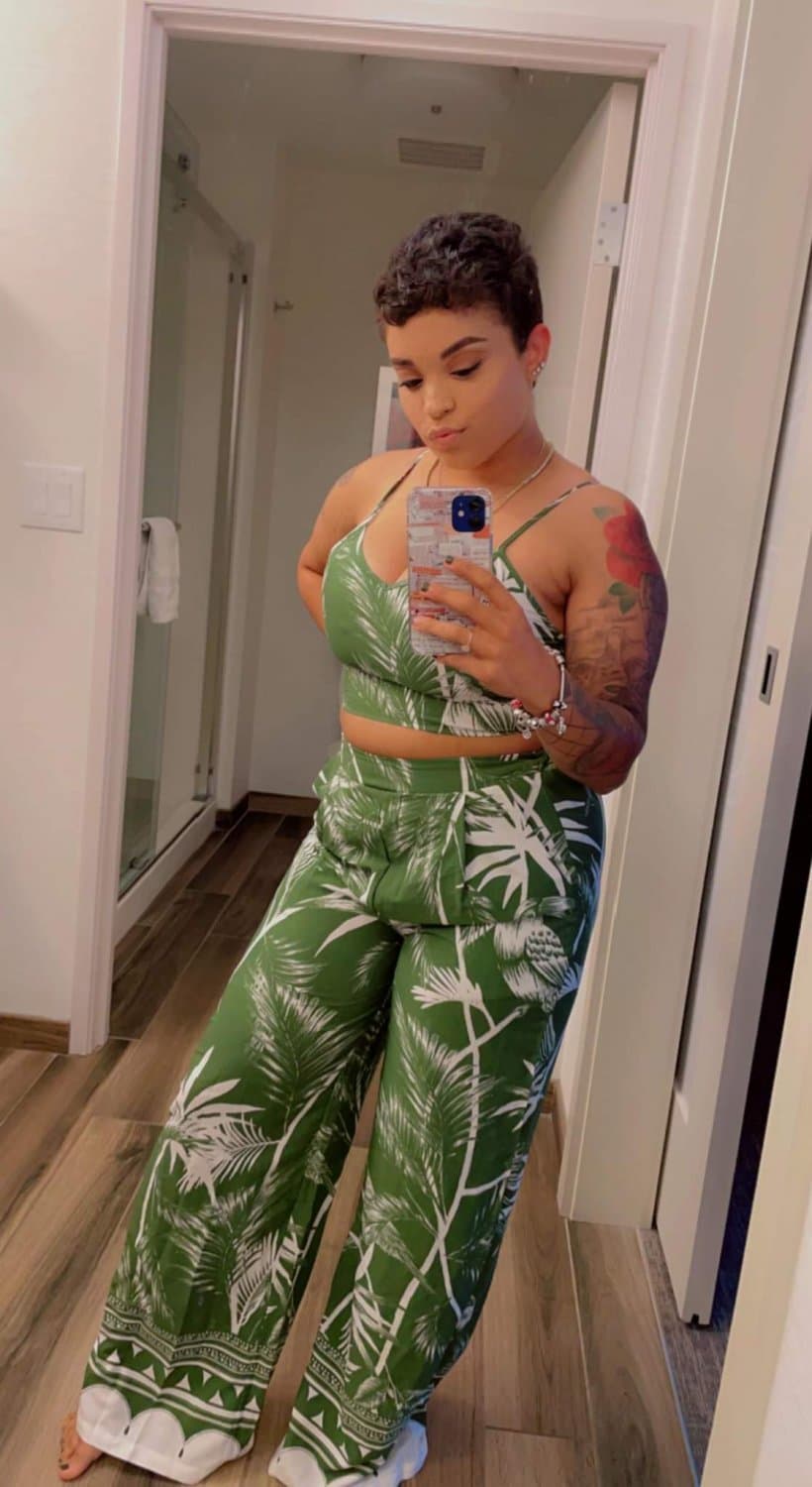 Click to view full size Big Tit Freckled Mixed Thot