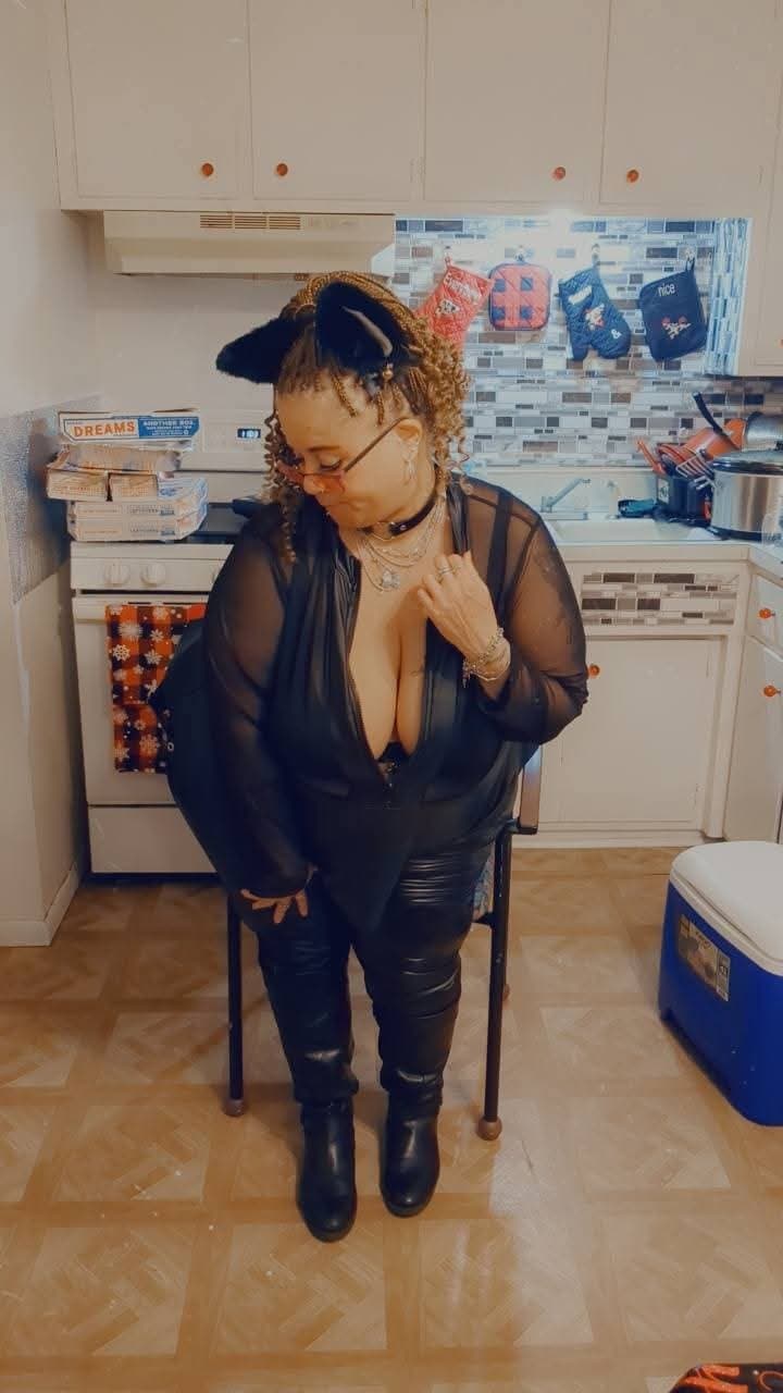 BEAUTIFUL SEXY HUGE THICK REDBONE GRANNY MATURE BIG HUGE THICK SSBBW BBW ASS GOONER MATERIAL