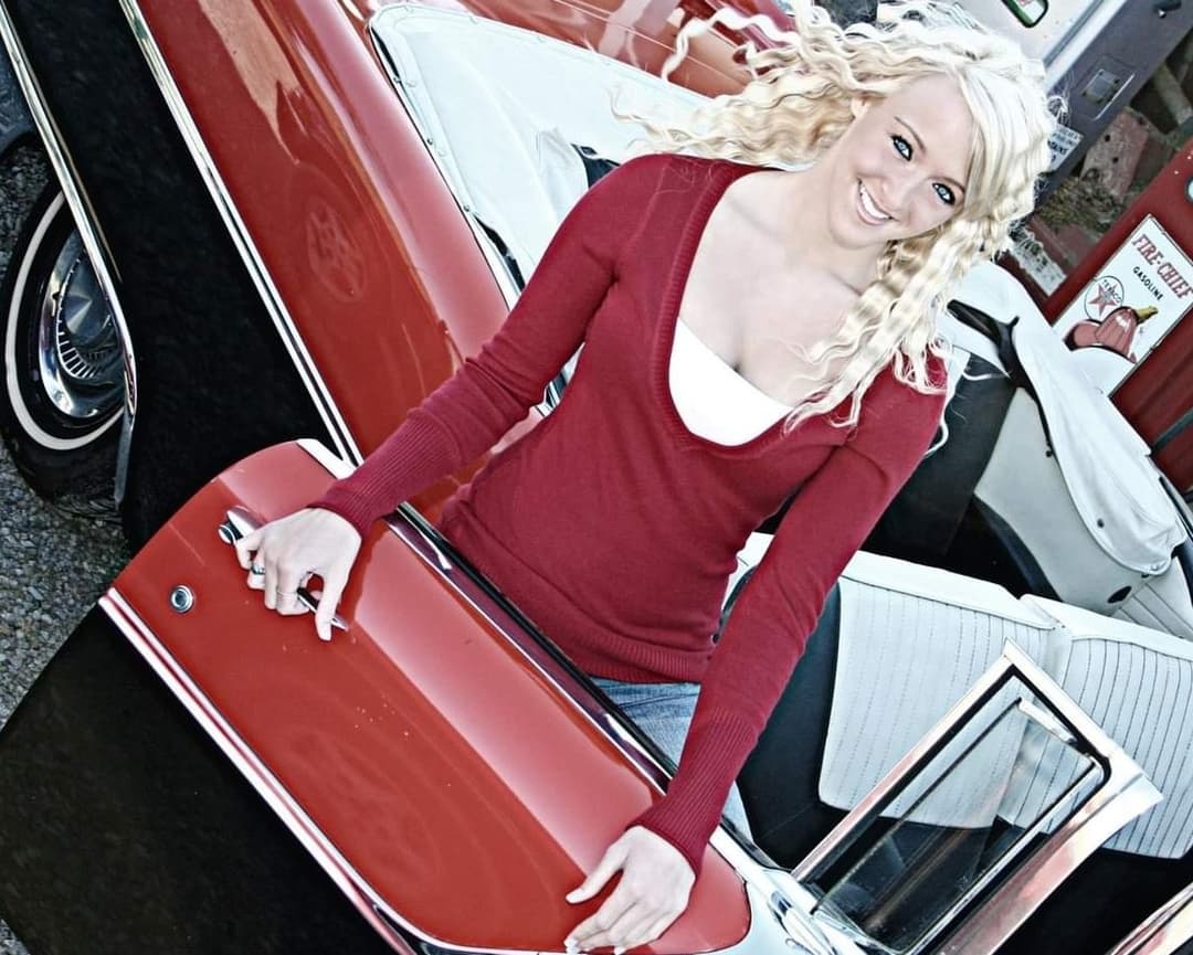 Anissa 18yo. Comment, repost, or message me.