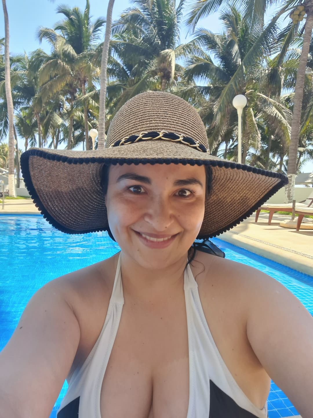 Marilú Bastida, puta embarazada