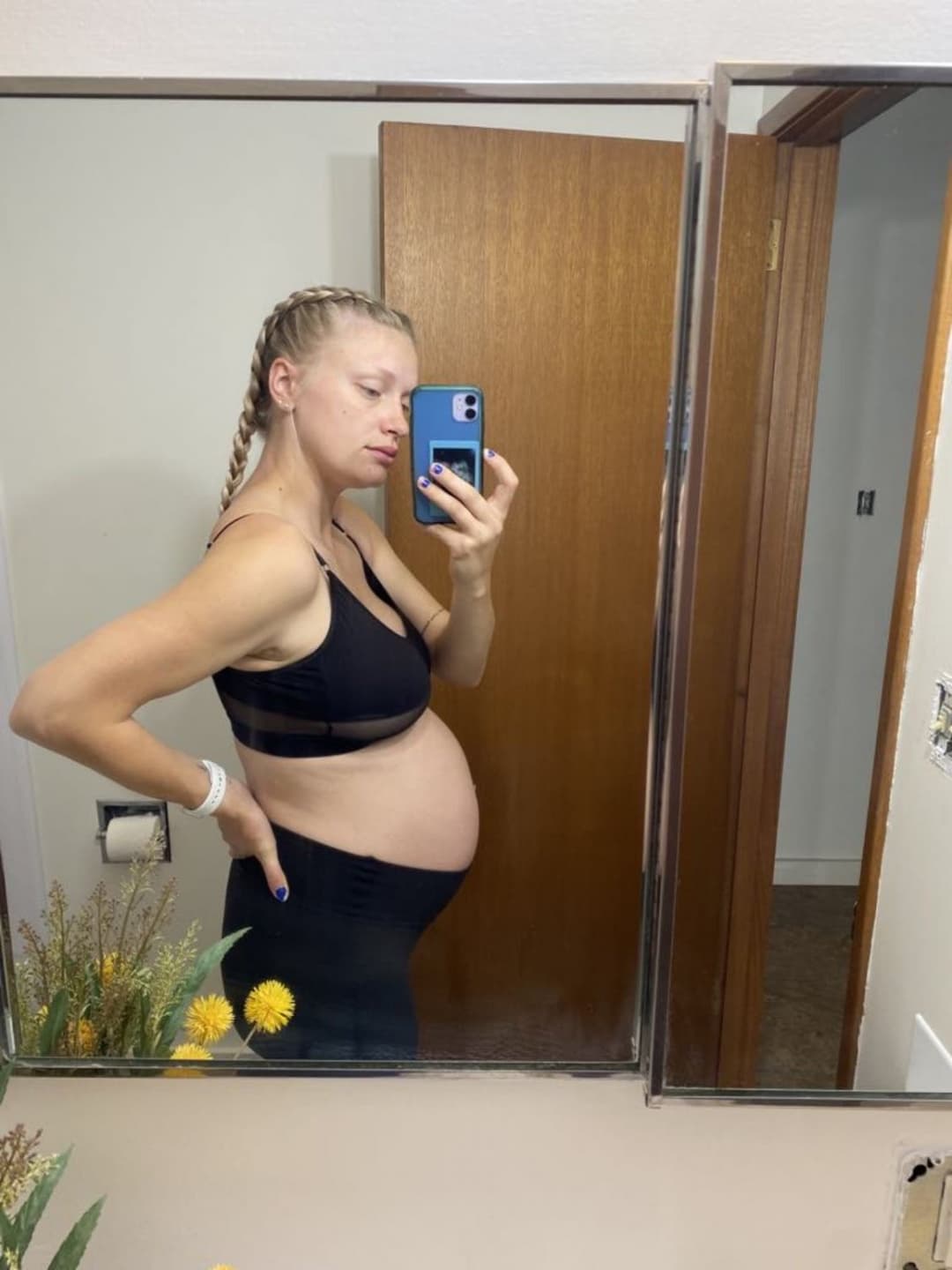 27yo MILF webslut Brooklyn E Albert Canada submitted herself!! To be famous and everywhere