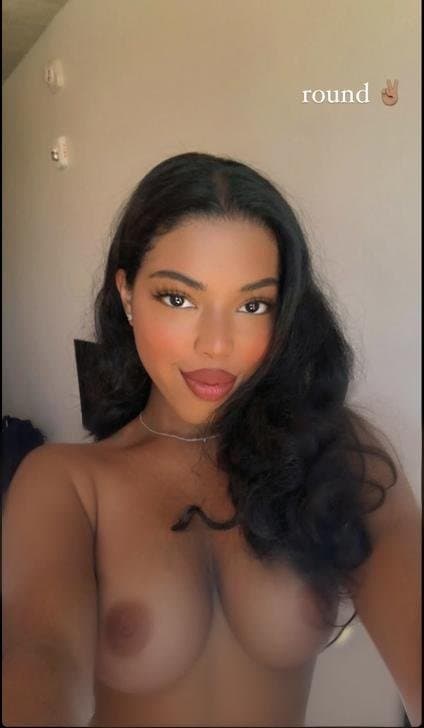 Click to view full size Redbone Baddie has the wettest pussy ever