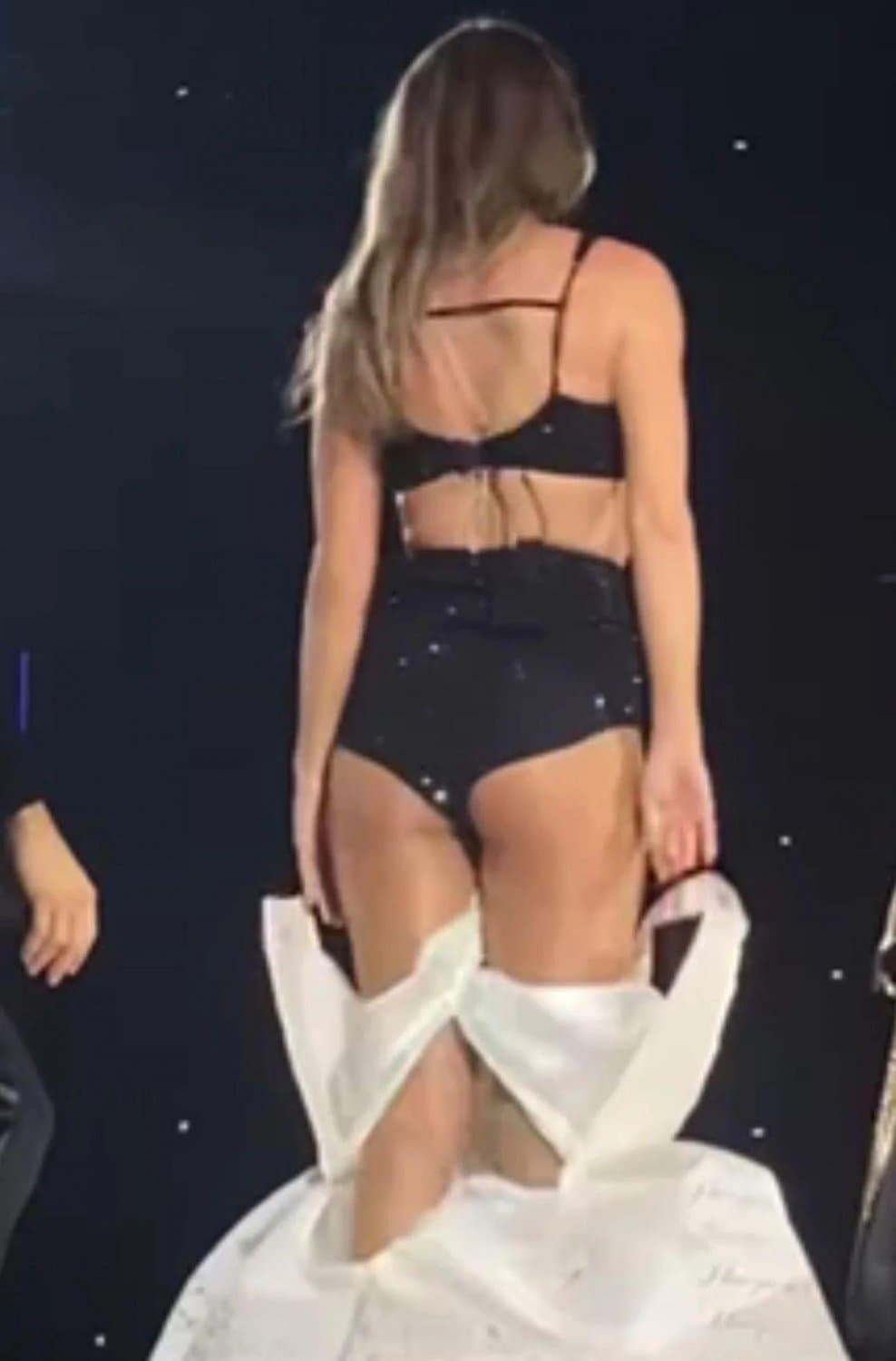 Goddess Taylor Swift want us to worship her with a edging session! Do you accept it? Or Deny Goddess
