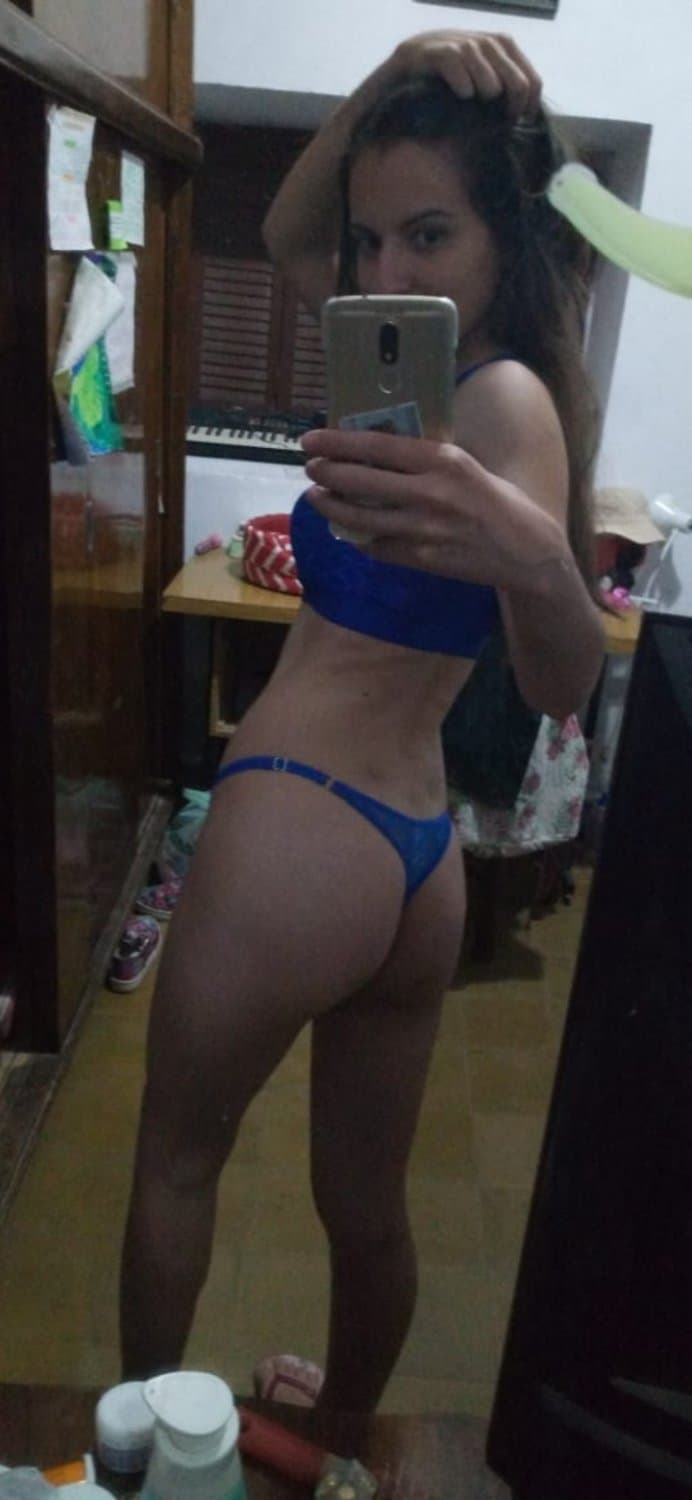 Click to view full size Florencia! putita infiel del int de cba!