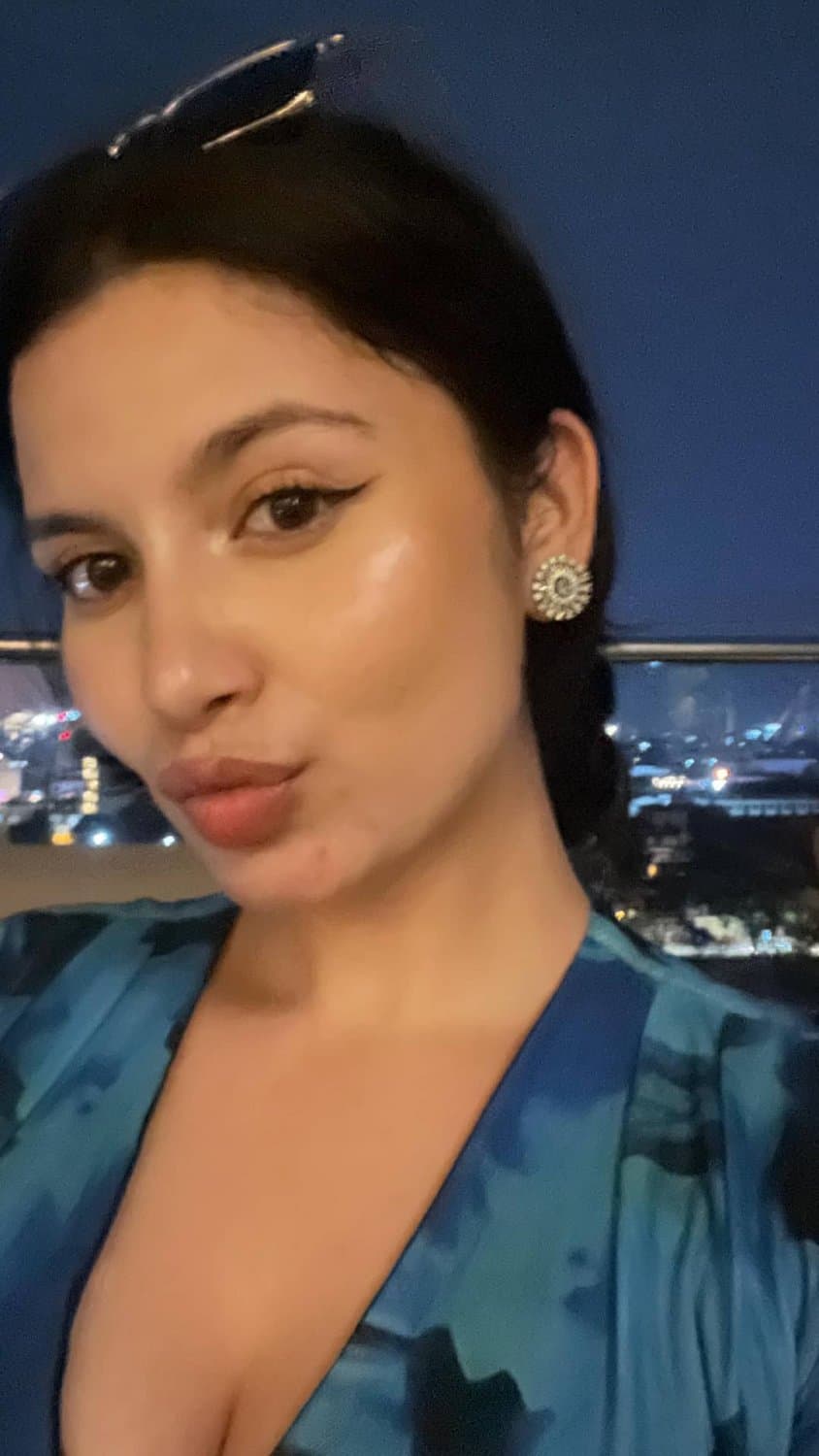 Desi slut - Nice boobs, nude and non-nude