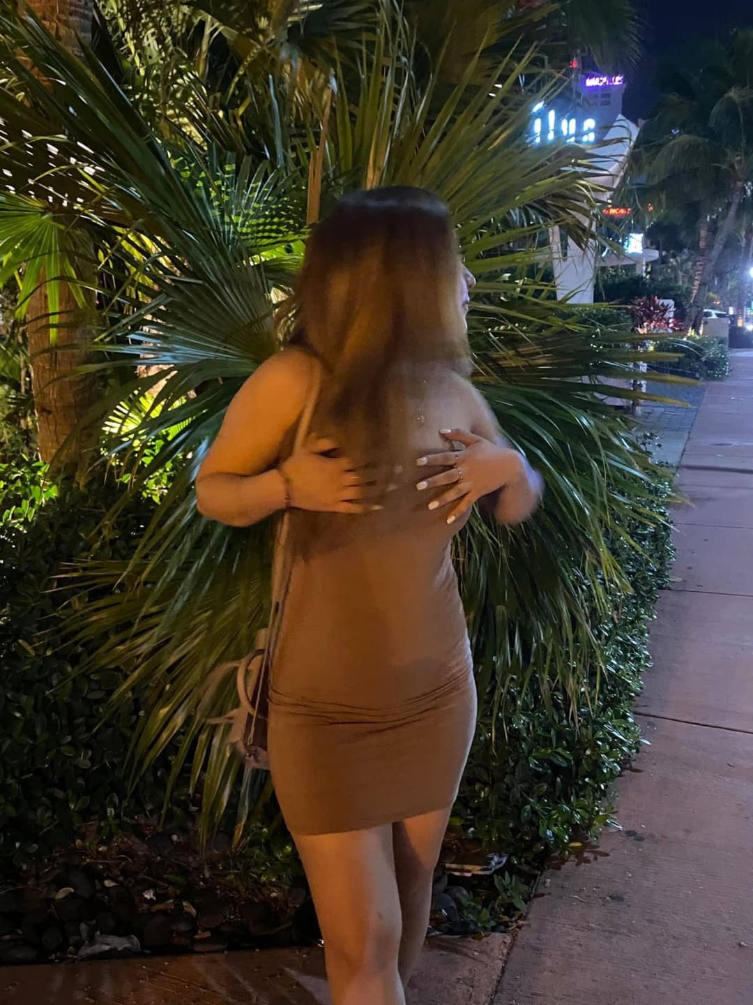 She used to take backshots, two hands on her throat. 23 year old Chicago Latina slut loves big cocks