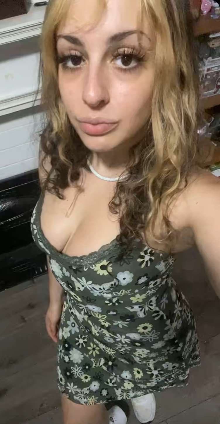 Big tit slut Tay love big cocks using her and cumming on her