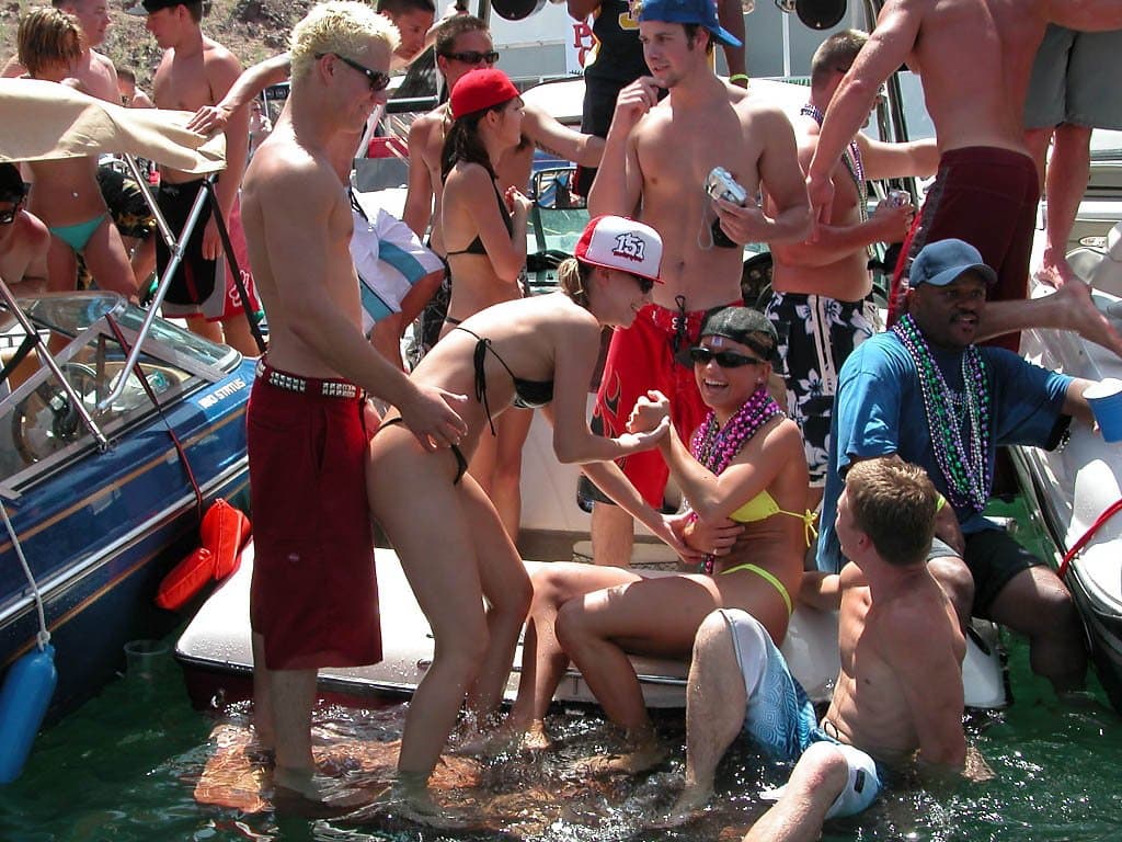Click to view full size Unknown Hottie, Lake Havasu Memorial Day Weekend 2003 Pt. 2