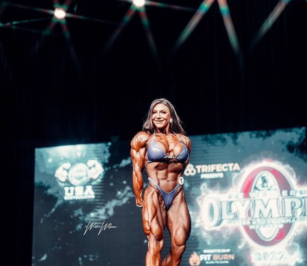 Muscle girl chelcbabyyy blowjob