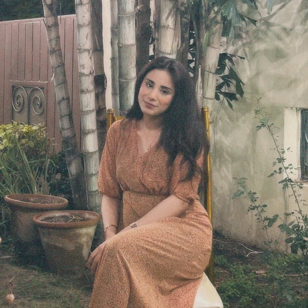 My friend paki slutty sis Her name is momina sadiq age 22 from Multan studying architecture from nfc