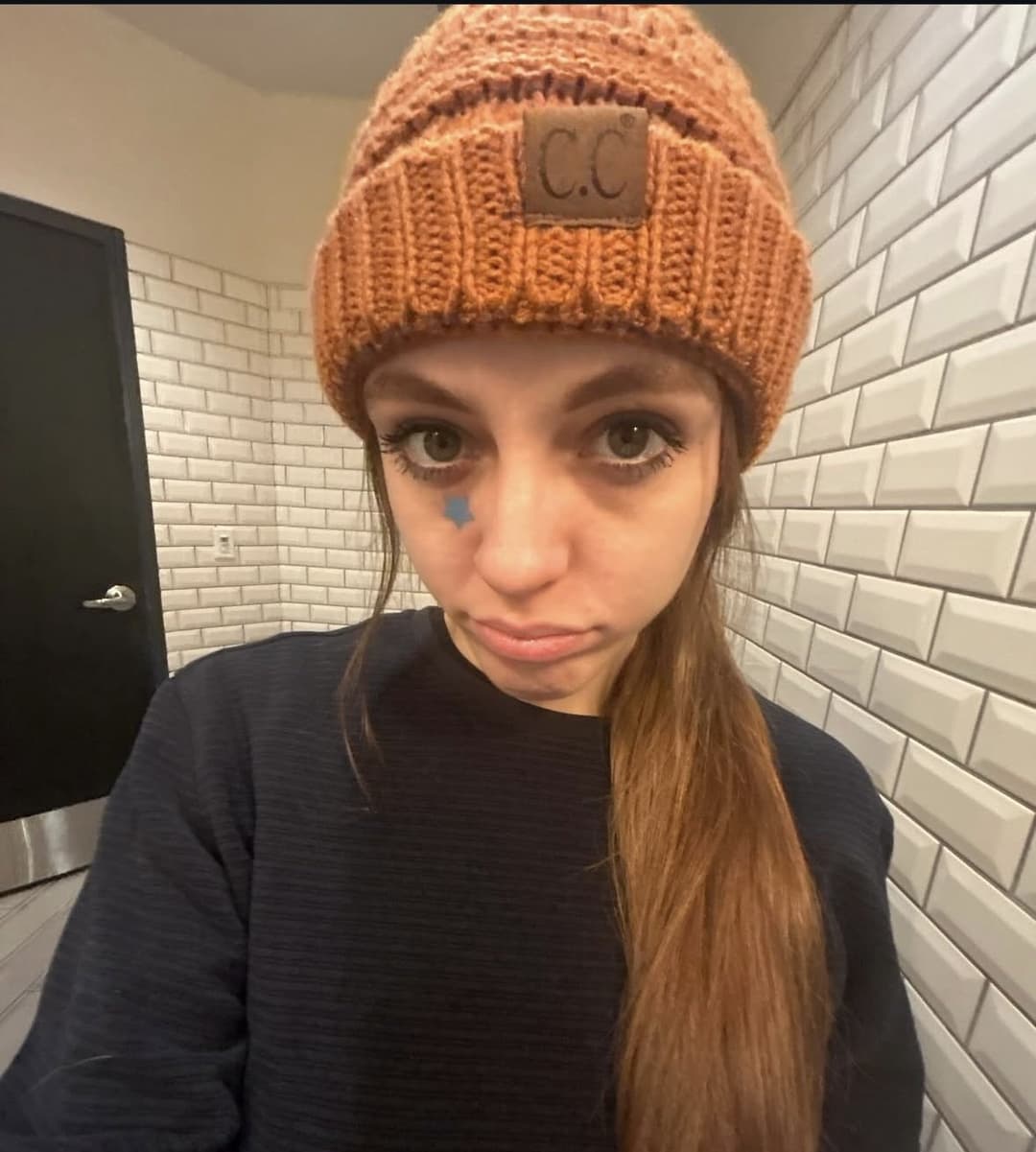 PERFECT BLONDE GOTH MIXED LATINA COLLEGE TEEN PAWG SNAPCHAT SLUT SPREADING BALD PUSSY & ASSHOLE SOLO