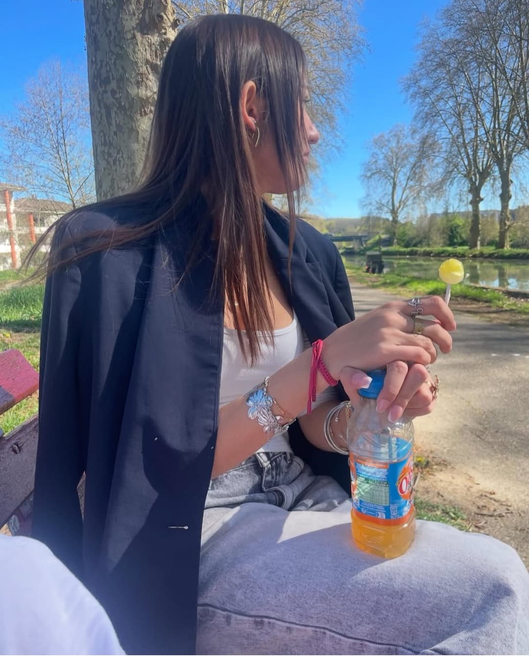 Francaise maigre au petit cul sexy