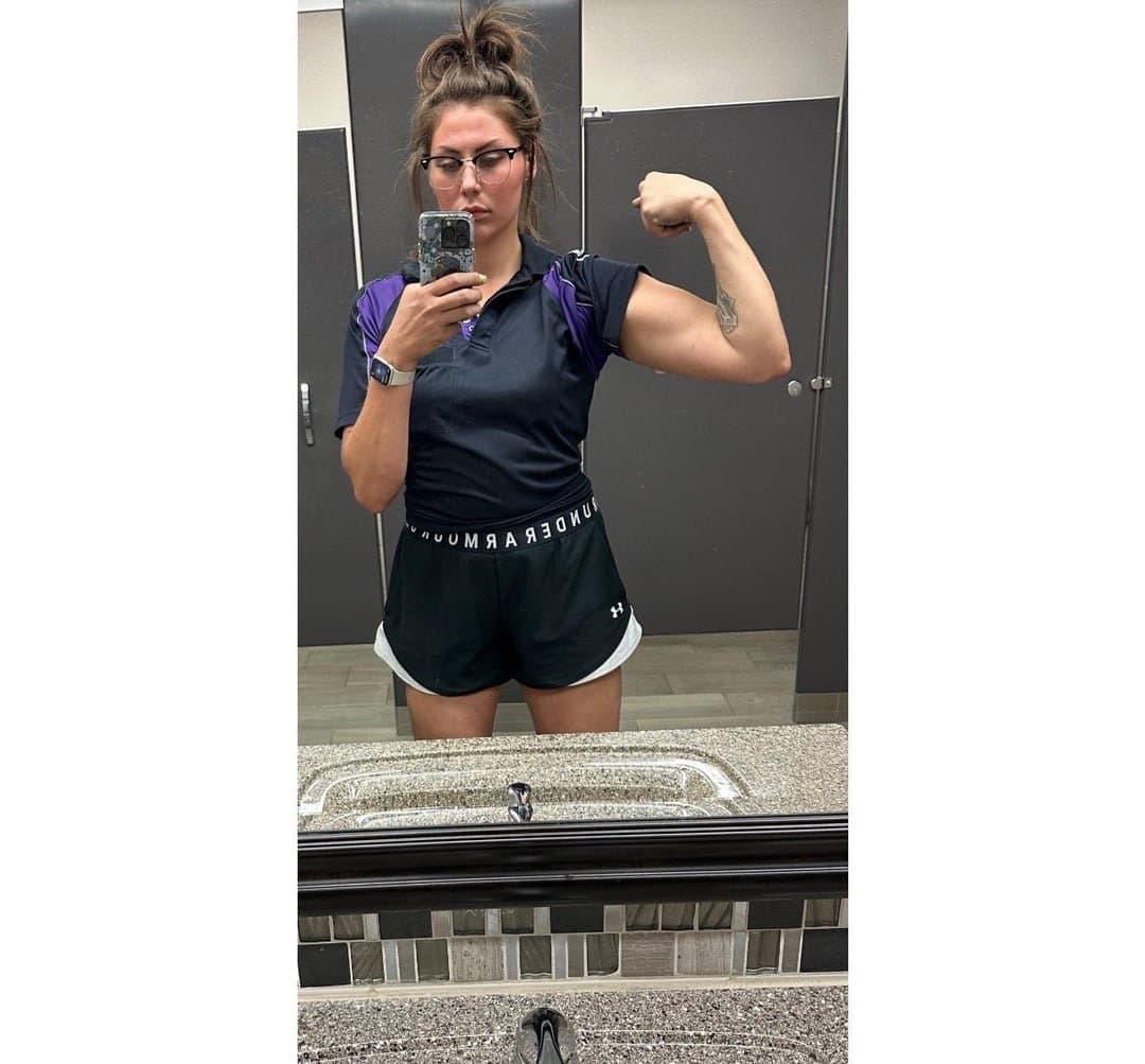 Britt, Fed Ex Slut sucking cock