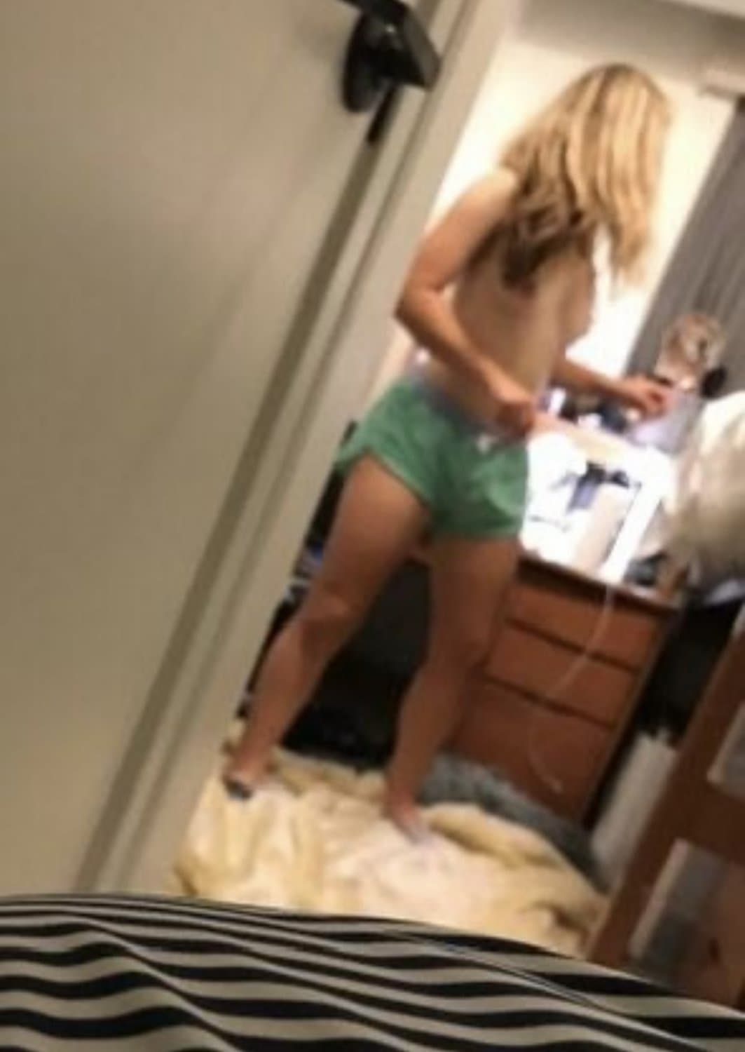 I snuck RISKY nude pics after taking this teen’s virginity