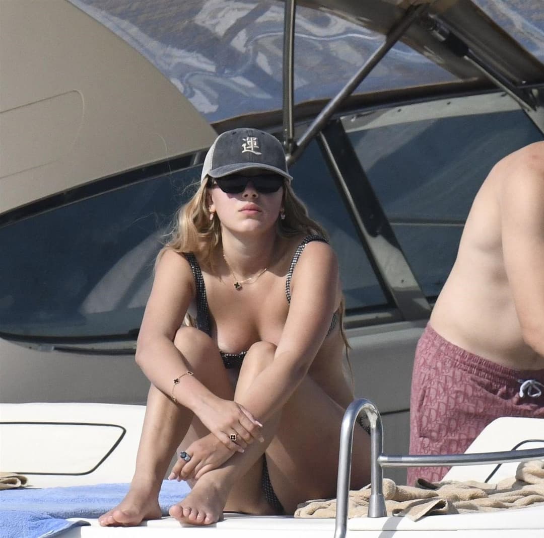 Millie Bobby Brown leaks and titty slip